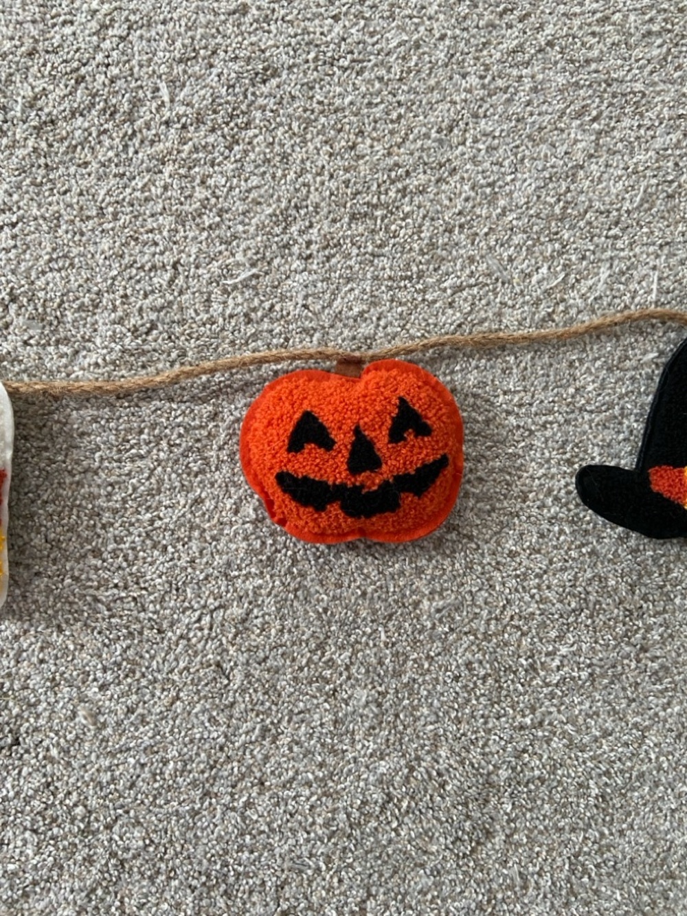TJ Maxx Halloween Garland - Picture 6 of 8